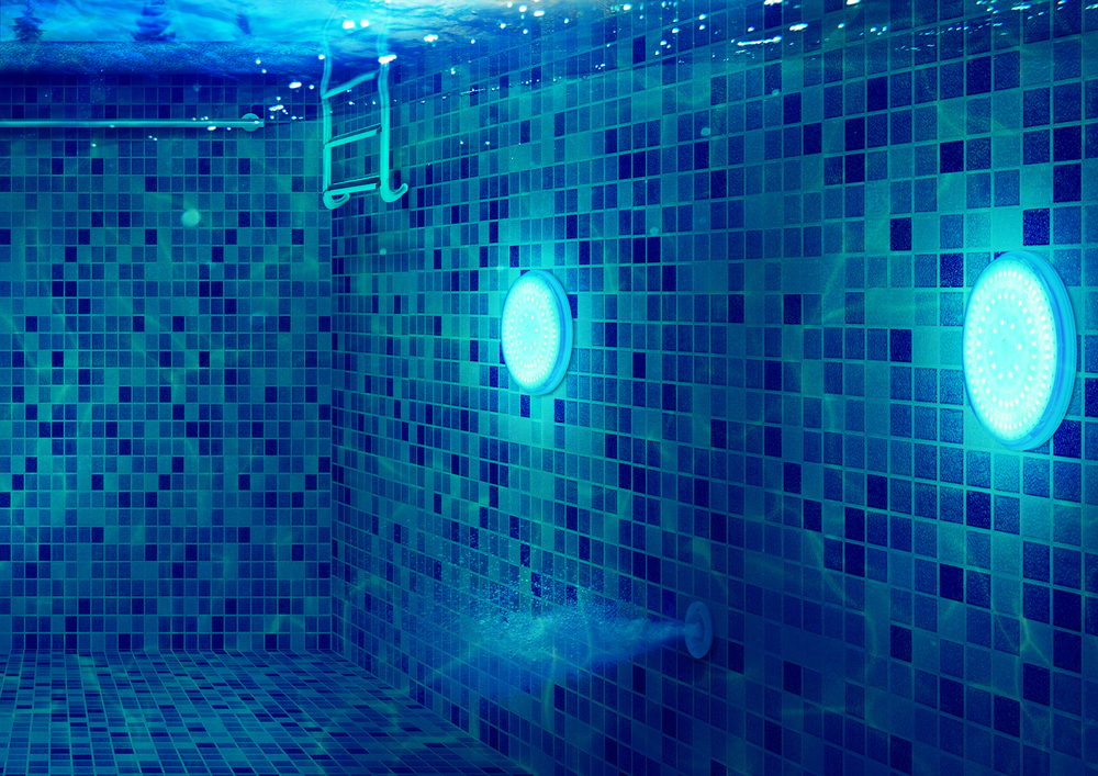 Flux périphérique indirect pour piscine intérieure - LeDUX Lumière